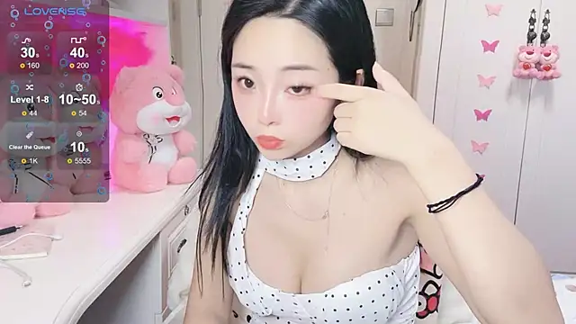 Snapshot of Ya-Ya- chatting on 10-30-25, 10:10 Ya-Ya- online show from 10-30-25, 10:10