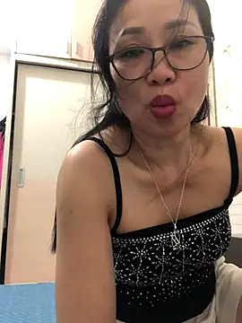 Snapshot of Vitamin_sexy chatting on 10-21-25, 12:50 Vitamin sexy online show from 10-21-25, 12:50