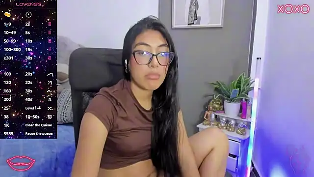 Allison 19   online show from 11-20-25, 02:23