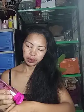 Snapshot of oceanlover23 chatting on 11-15-25, 09:43 oceanlover23 online show from 11-15-25, 09:43