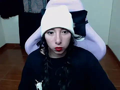 ScarlettShirahoshi online show from 11-07-25, 09:15