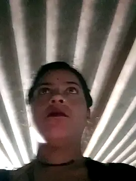 Snapshot of Mohini-xx chatting on 10-22-25, 11:26 Mohini-xx online show from 10-22-25, 11:26