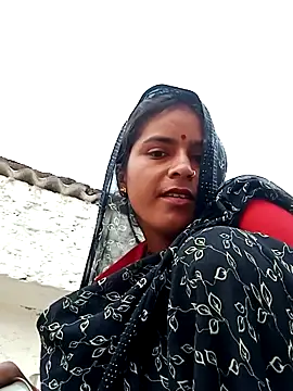 Snapshot of Mohini-xx chatting on 11-10-25, 01:15 Mohini-xx online show from 11-10-25, 01:15