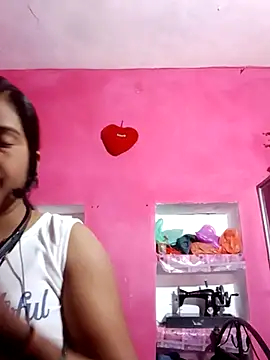 Snapshot of Mohini-xx chatting on 12-17-25, 10:27 Mohini-xx online show from 12-17-25, 10:27