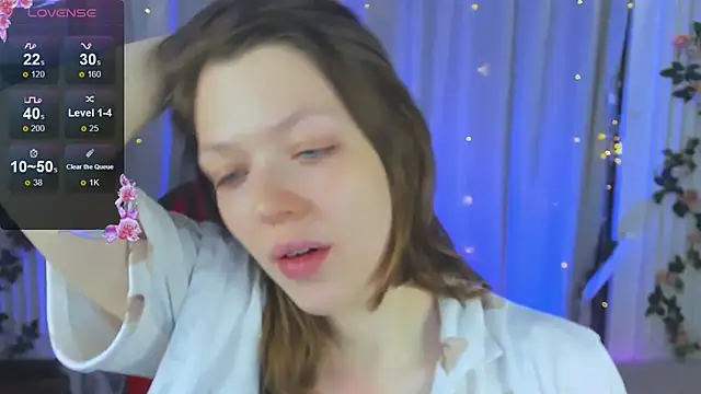 Lunar Lily online show from 10-10-25, 05:39