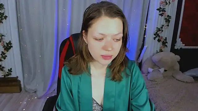 Lunar Lily online show from 10-23-25, 05:40