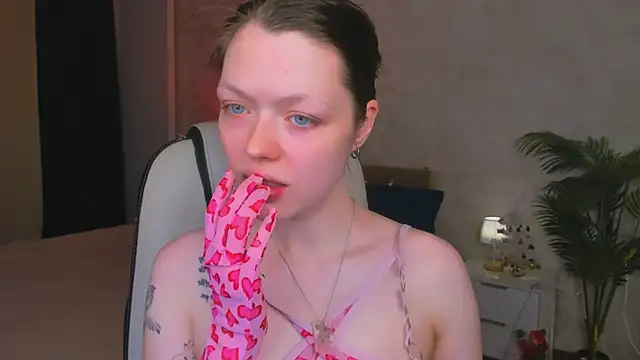 Lunar Lily online show from 01-14-26, 05:46