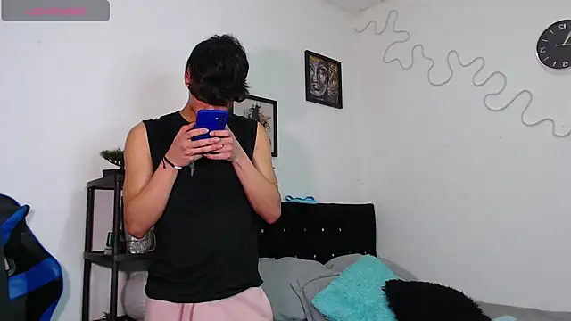 Gael Jones online show from 10-26-25, 04:51