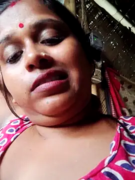 Snapshot of Hot-Show2 chatting on 10-15-25, 10:48 Hot-Show2 online show from 10-15-25, 10:48