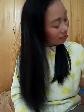 Snapshot of LyyChac chatting on 12-14-25, 11:48 LyyChac online show from 12-14-25, 11:48