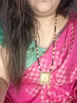 Snapshot of indian-hotmilfs chatting on 05-10-26, 01:11 indian-hotmilfs online show from 05-10-26, 01:11