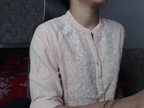 Snapshot of snow_white123 chatting on 10-05-25, 08:18 snow white123 online show from 10-05-25, 08:18