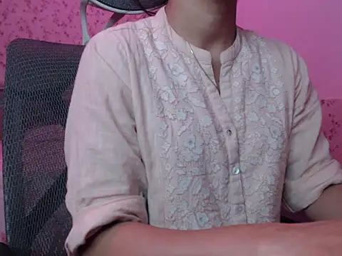 Snapshot of snow_white123 chatting on 10-16-25, 08:10 snow white123 online show from 10-16-25, 08:10