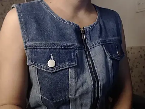 Snapshot of snow_white123 chatting on 10-28-25, 09:06 snow white123 online show from 10-28-25, 09:06