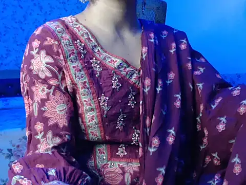 Snapshot of snow_white123 chatting on 11-21-25, 08:51 snow white123 online show from 11-21-25, 08:51