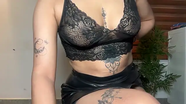 Snapshot of LucytheDevilQueen chatting on 05-28-26, 02:53 LucytheDevilQueen online show from 05-28-26, 02:53