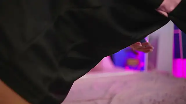 alexxisrae online show from 10-02-25, 05:47