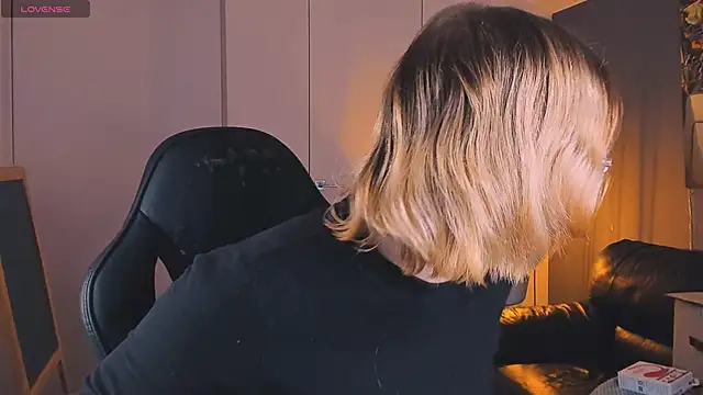 Amanda Butlerr online show from 11-01-25, 09:44