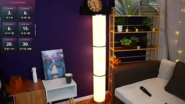 Snapshot of SuzanneHowse chatting on 02-23-26, 04:15 SuzanneHowse online show from 02-23-26, 04:15