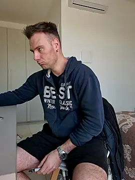 mrlyuis online show from 04-22-26, 08:39