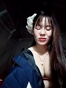 Snapshot of TinTim02 chatting on 11-24-25, 10:48 TinTim02 online show from 11-24-25, 10:48