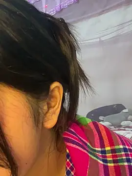 Snapshot of thaoyeuuu chatting on 09-17-25, 01:13 thaoyeuuu online show from 09-17-25, 01:13