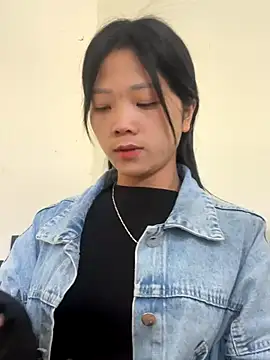 Snapshot of thaoyeuuu chatting on 09-24-25, 02:04 thaoyeuuu online show from 09-24-25, 02:04