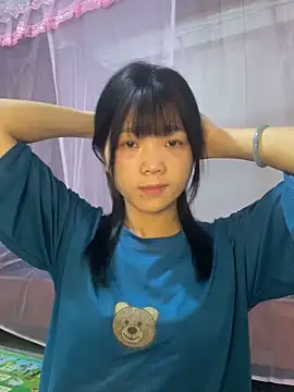 Snapshot of thaoyeuuu chatting on 10-01-25, 03:23 thaoyeuuu online show from 10-01-25, 03:23