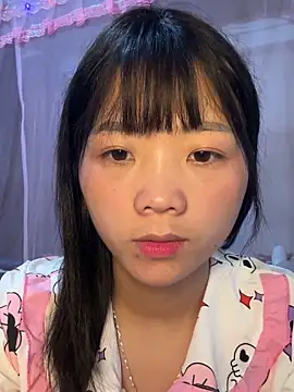 Snapshot of thaoyeuuu chatting on 10-05-25, 05:17 thaoyeuuu online show from 10-05-25, 05:17