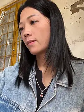 Snapshot of thaoyeuuu chatting on 10-06-25, 03:26 thaoyeuuu online show from 10-06-25, 03:26