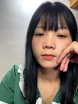 Snapshot of thaoyeuuu chatting on 10-12-25, 12:59 thaoyeuuu online show from 10-12-25, 12:59