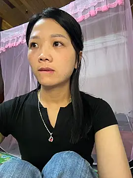 Snapshot of thaoyeuuu chatting on 10-21-25, 10:05 thaoyeuuu online show from 10-21-25, 10:05
