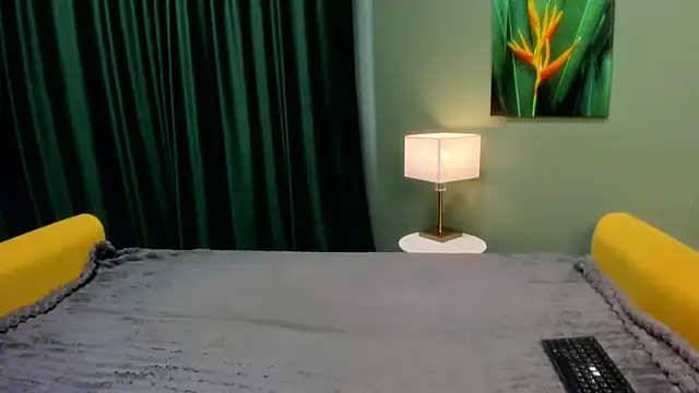 Snapshot of EllenLamb chatting on 07-14-26, 10:43 EllenLamb online show from 07-14-26, 10:43