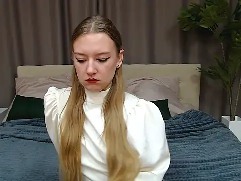 Snapshot of DarcyWilsy chatting on 11-09-25, 07:01 DarcyWilsy online show from 11-09-25, 07:01