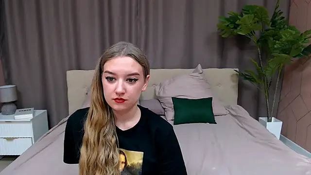 Snapshot of DarcyWilsy chatting on 11-23-25, 07:46 DarcyWilsy online show from 11-23-25, 07:46