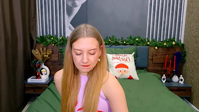 Snapshot of DarcyWilsy chatting on 12-15-25, 03:49 DarcyWilsy online show from 12-15-25, 03:49