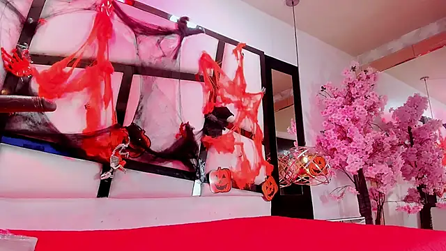 Snapshot of TessaCooper1 chatting on 10-26-25, 08:04 TessaCooper1 online show from 10-26-25, 08:04