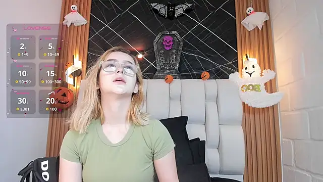 Snapshot of kristal_joi_dl chatting on 10-31-25, 01:01 kristal joi dl online show from 10-31-25, 01:01