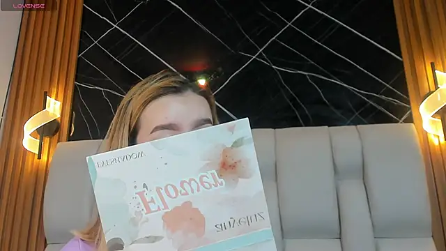 Snapshot of kristal_joi_dl chatting on 11-06-25, 12:39 kristal joi dl online show from 11-06-25, 12:39