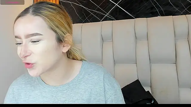 Snapshot of kristal_joi_dl chatting on 11-12-25, 12:38 kristal joi dl online show from 11-12-25, 12:38