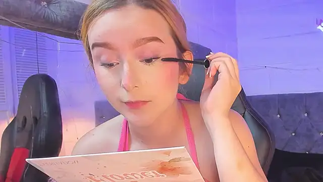 Snapshot of kristal_joi_dl chatting on 11-25-25, 02:11 kristal joi dl online show from 11-25-25, 02:11