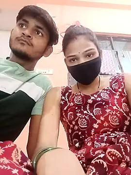 Snapshot of Roopacouple9 chatting on 10-18-25, 04:52 Roopacouple9 online show from 10-18-25, 04:52