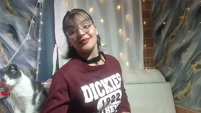 Saraah Dark online show from 10-11-25, 04:33