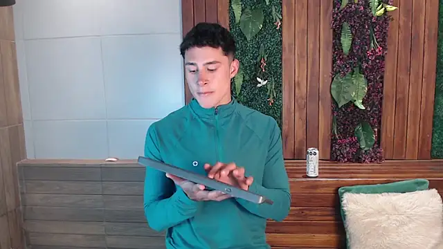 Snapshot of AustinJones_ chatting on 09-10-25, 08:42 AustinJones online show from 09-10-25, 08:42