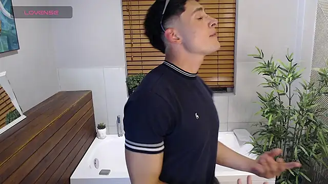 Snapshot of AustinJones_ chatting on 09-22-25, 08:22 AustinJones online show from 09-22-25, 08:22