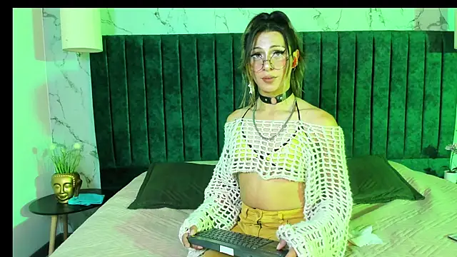 Snapshot of AustinJones_ chatting on 10-23-25, 08:18 AustinJones online show from 10-23-25, 08:18