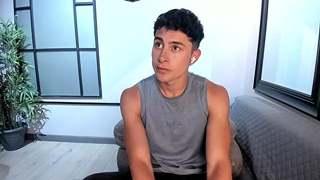 Snapshot of AustinJones_ chatting on 11-06-25, 07:37 AustinJones online show from 11-06-25, 07:37