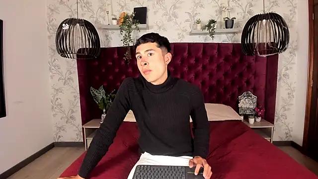 Snapshot of AustinJones_ chatting on 11-07-25, 08:31 AustinJones online show from 11-07-25, 08:31