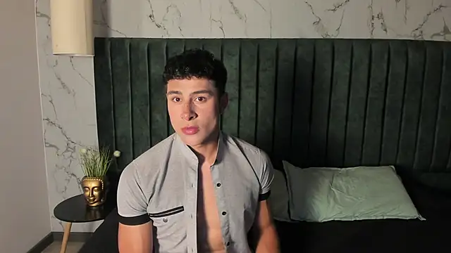 Snapshot of AustinJones_ chatting on 11-13-25, 07:02 AustinJones online show from 11-13-25, 07:02