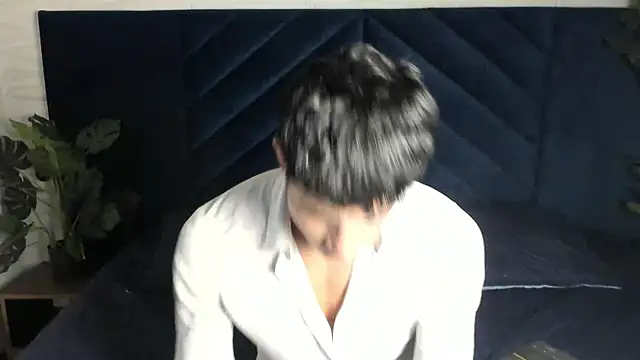 Snapshot of AustinJones_ chatting on 11-14-25, 08:29 AustinJones online show from 11-14-25, 08:29